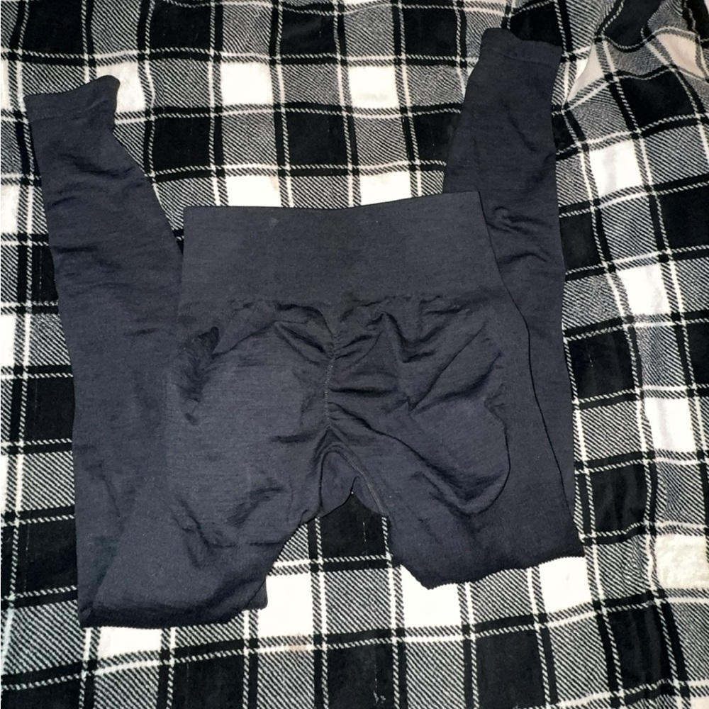 Lazuli Label scrunch butt leggings